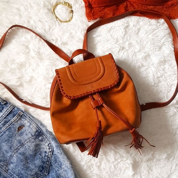 American Eagle Outfitters Handbags - 🧸 AMERICAN EAGLE FAUX LEATHER MINI BACKPACK BAG